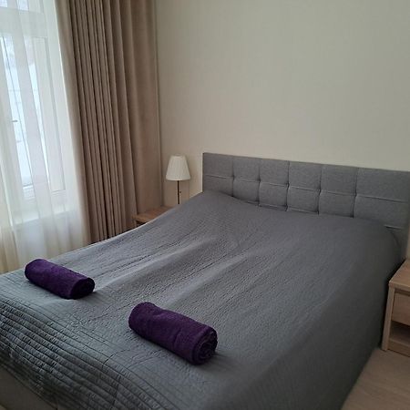 Emajoe Keeltekool Apartment Tartu Bagian luar foto