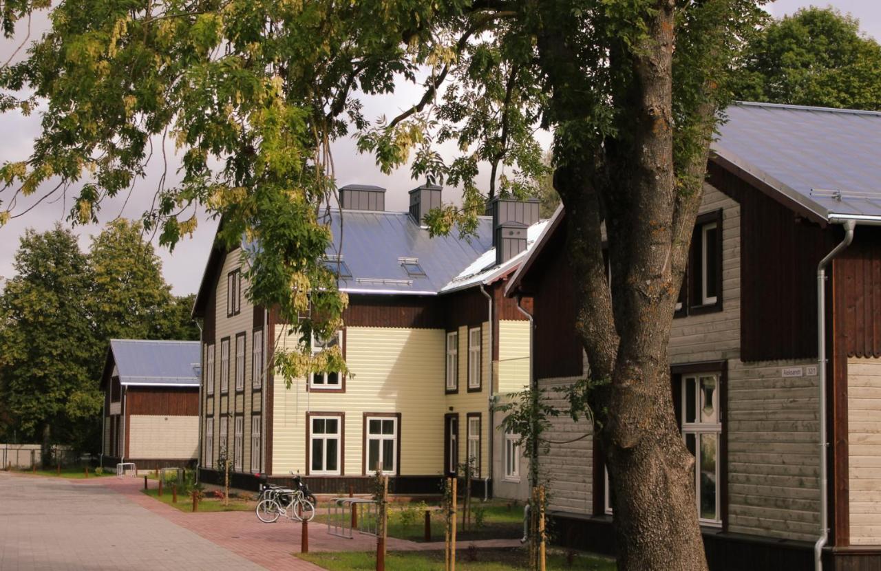 Emajoe Keeltekool Apartment Tartu Bagian luar foto