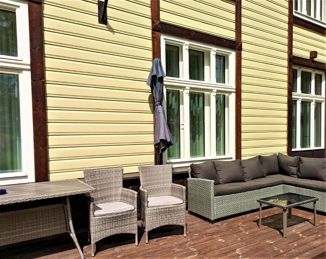 Emajoe Keeltekool Apartment Tartu Bagian luar foto
