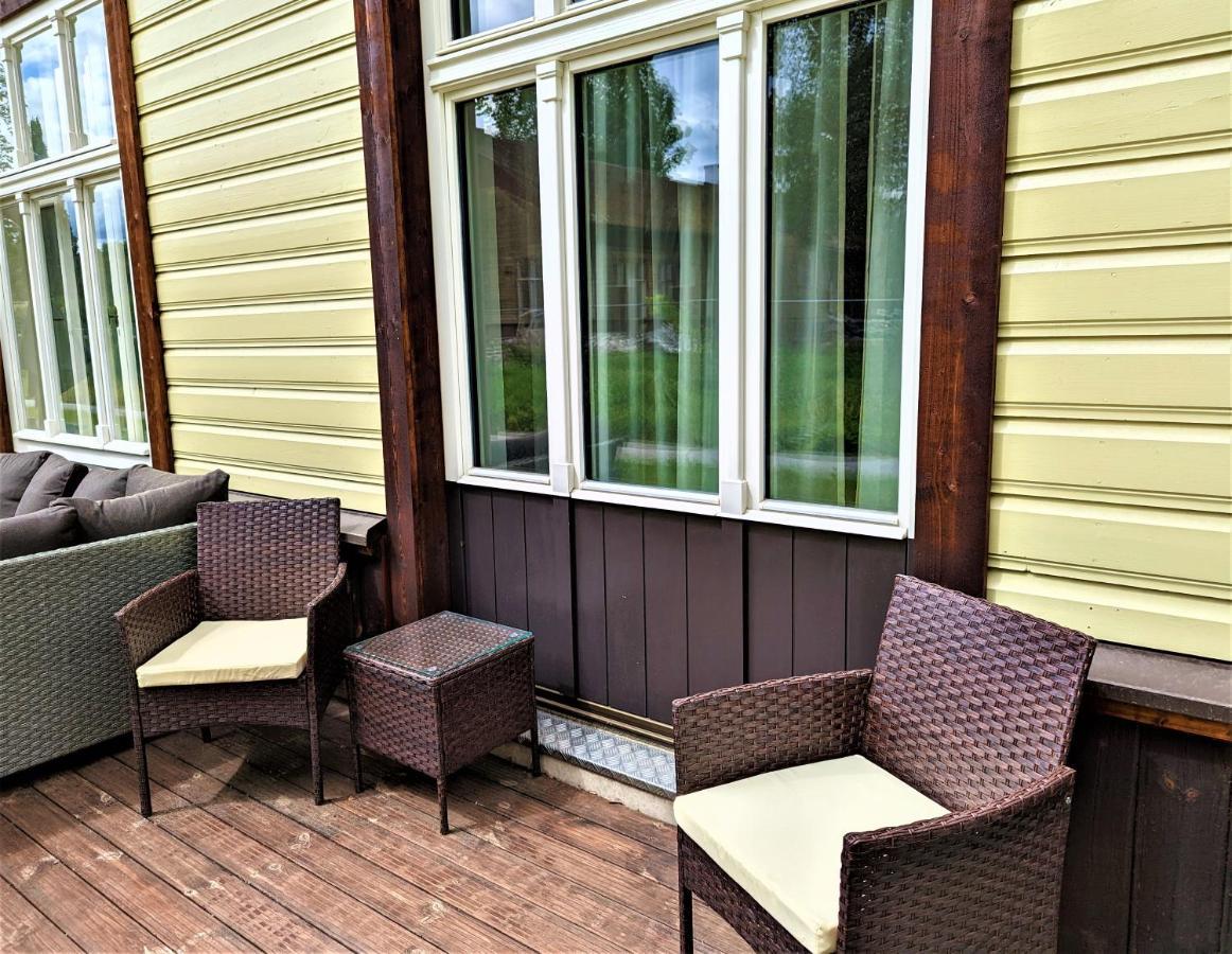 Emajoe Keeltekool Apartment Tartu Bagian luar foto
