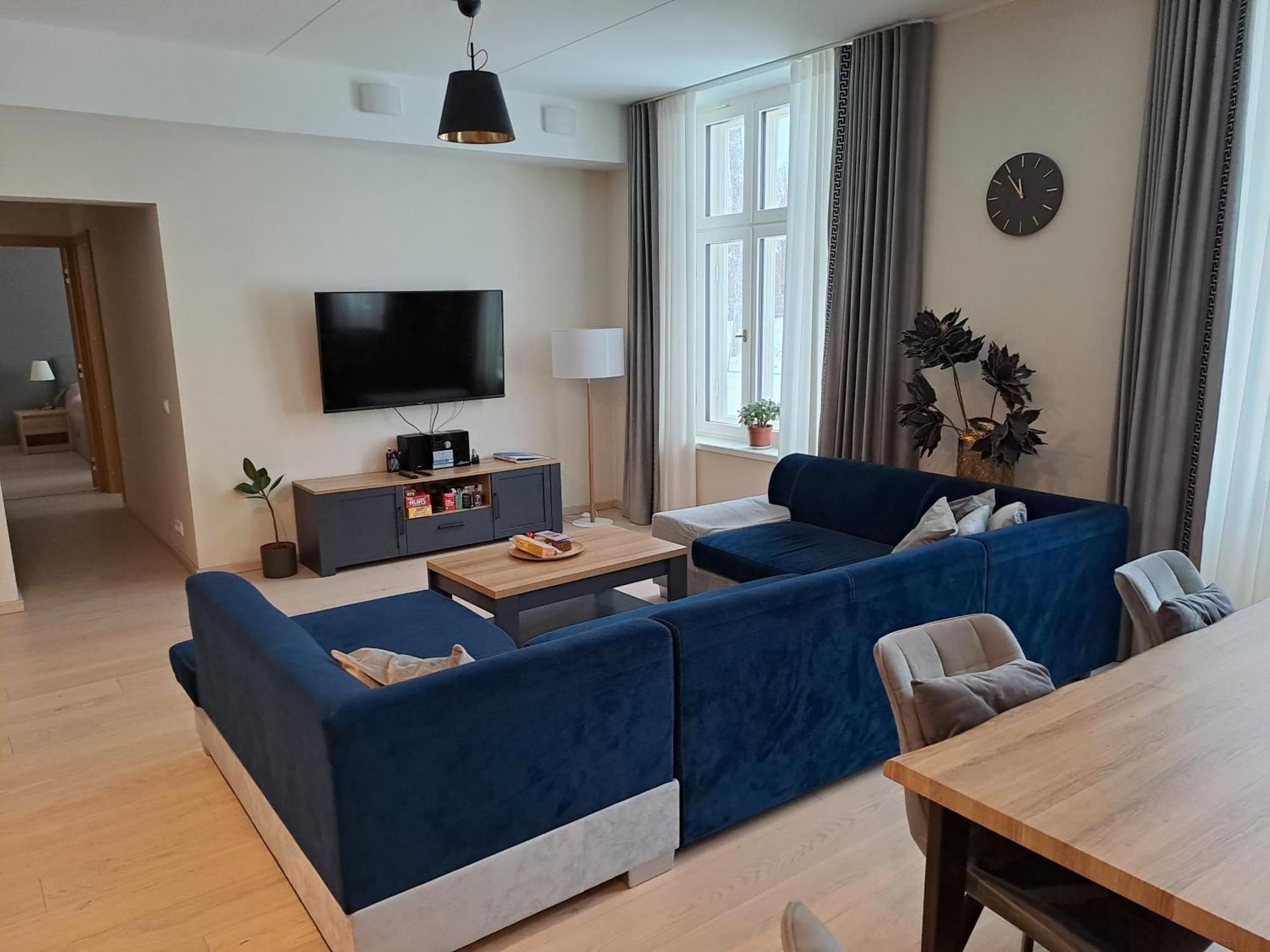 Emajoe Keeltekool Apartment Tartu Bagian luar foto