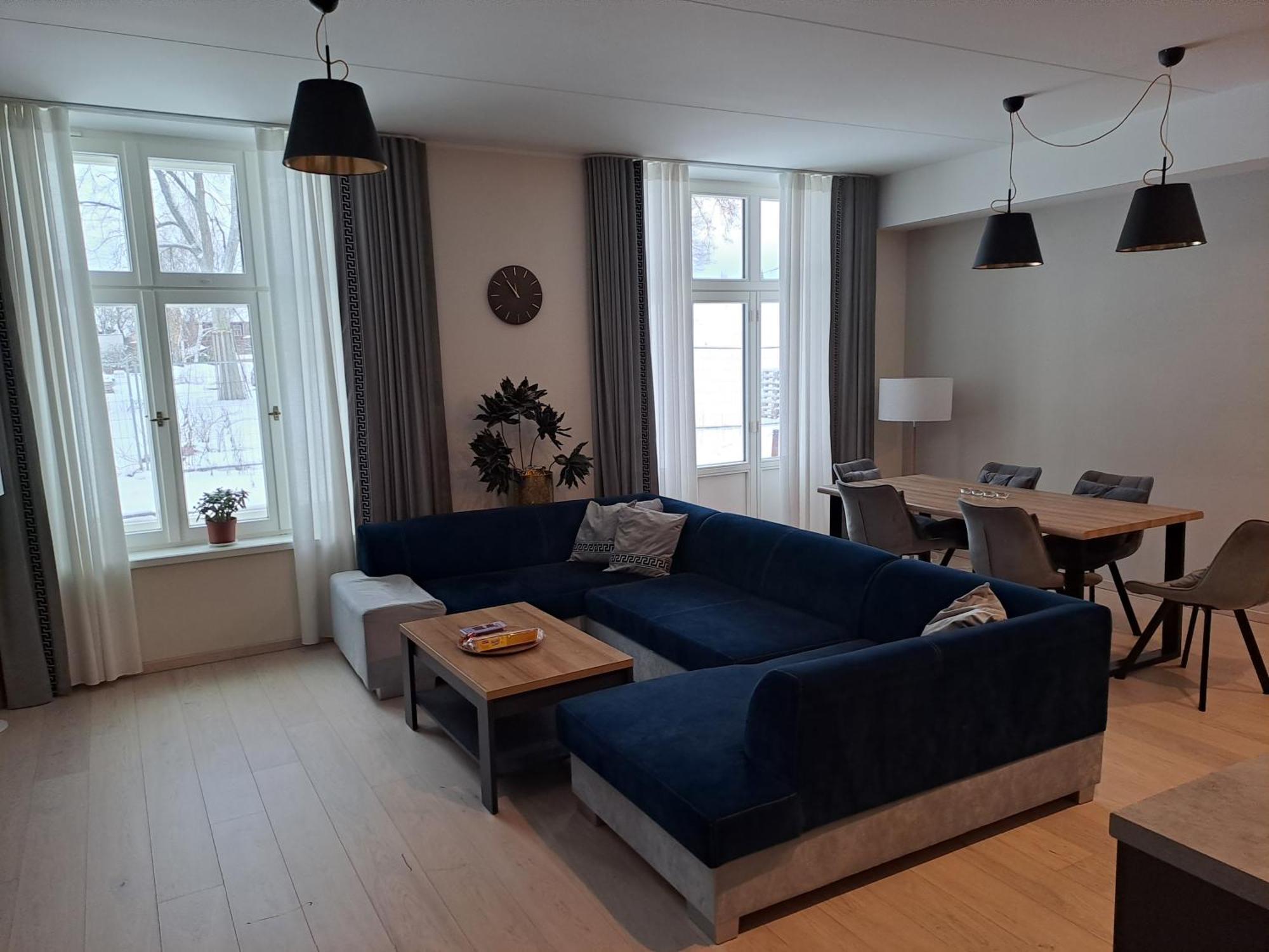 Emajoe Keeltekool Apartment Tartu Bagian luar foto